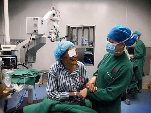 天使心向黨 圖片展播第11期 為人民生命健康全力以赴